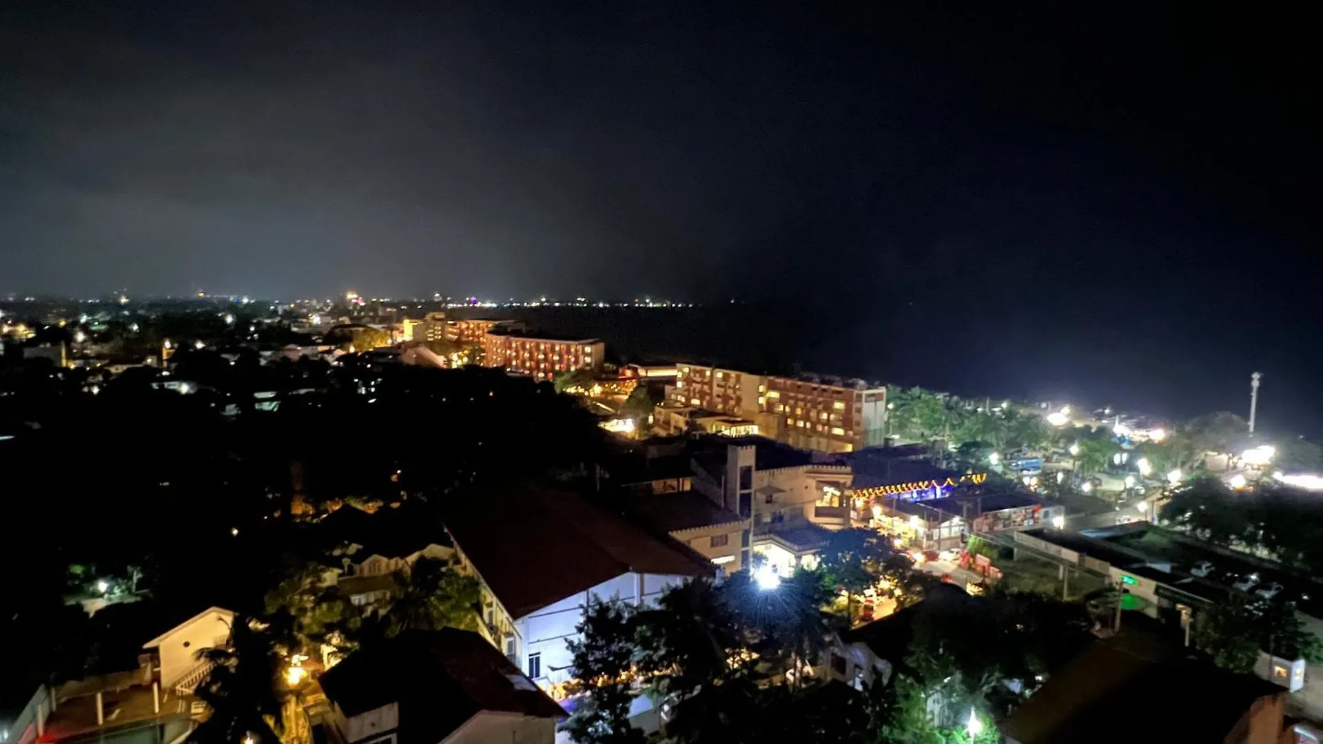 Grand Sri Lounge - Ocean Breeze Hotel Residents 尼甘布 公寓式酒店