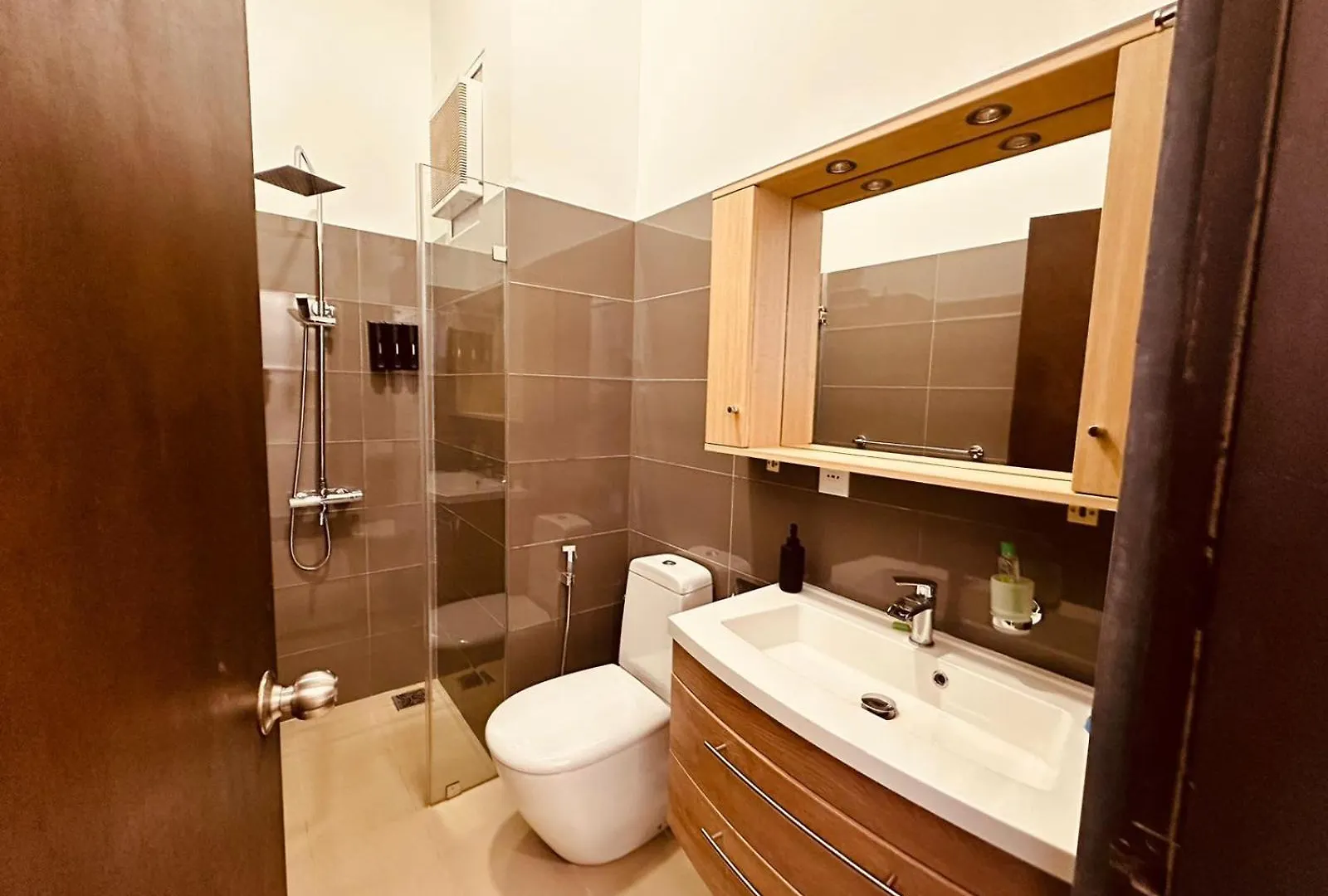 נגומבו Grand Sri Lounge - Ocean Breeze Hotel Residents